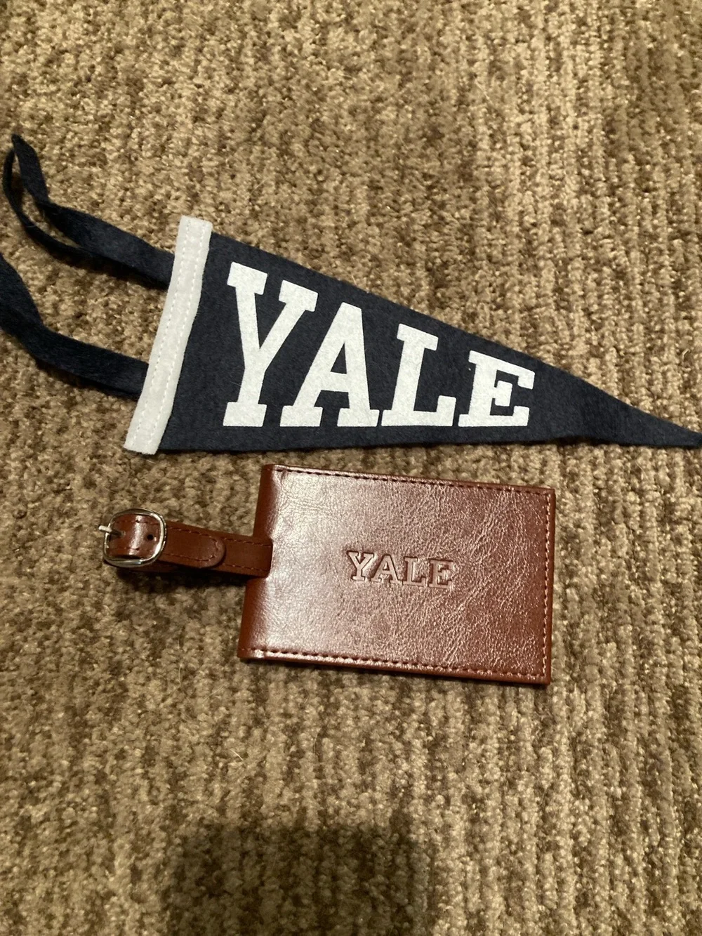 Yale  Luggage Tag and mini pennant